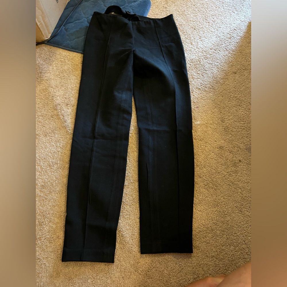 Lisa Perry Barney’s New York black dress pants 6